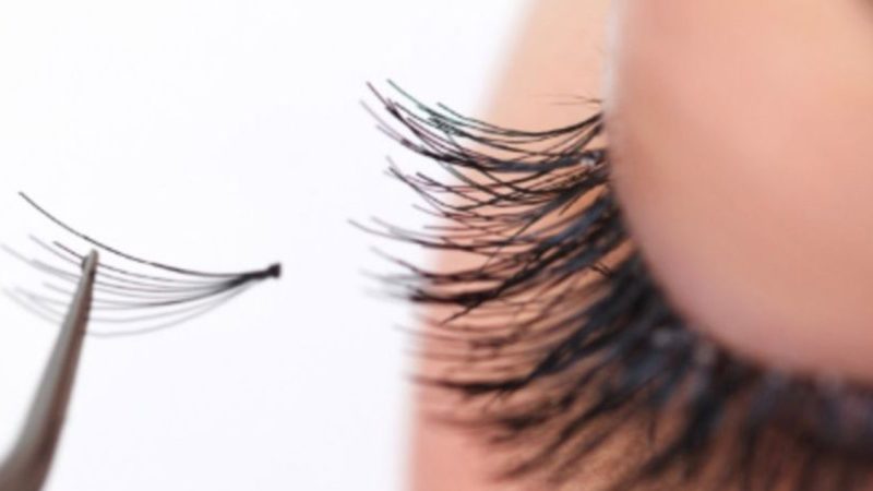 Pas de faux-cils, pas de vol : Guide pour les débutantes : éviter les faux-cils