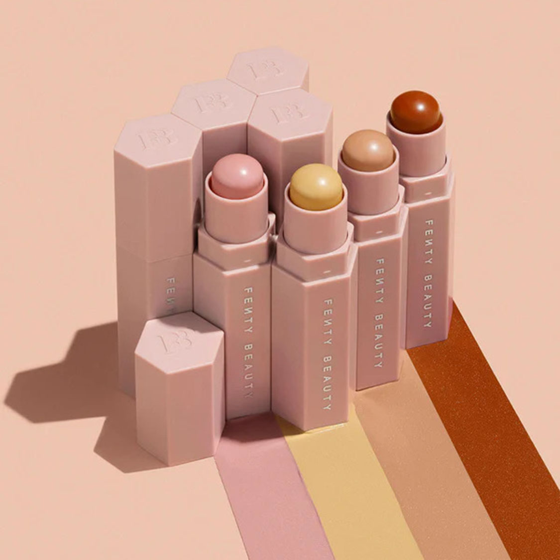 Comment résoudre le problème des traits du visage monotones ? Utiliser le contouring pour créer des nuances subtiles