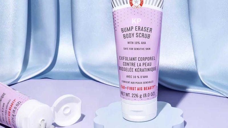 Vos mollets et vos orteils sont couverts de pellicules ? N&rsquo;oubliez pas de les exfolier en hiver.