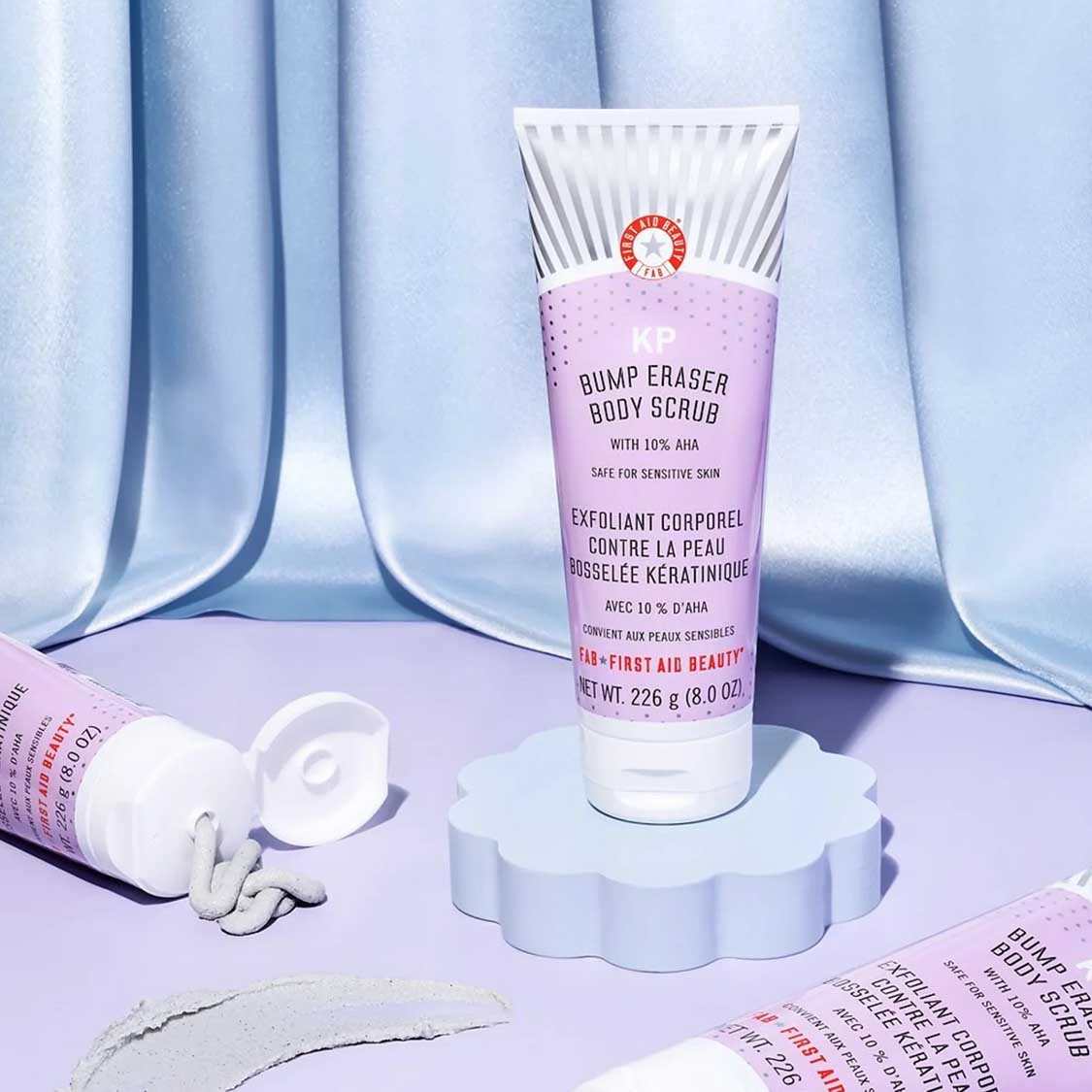 Vos mollets et vos orteils sont couverts de pellicules ? N&rsquo;oubliez pas de les exfolier en hiver.