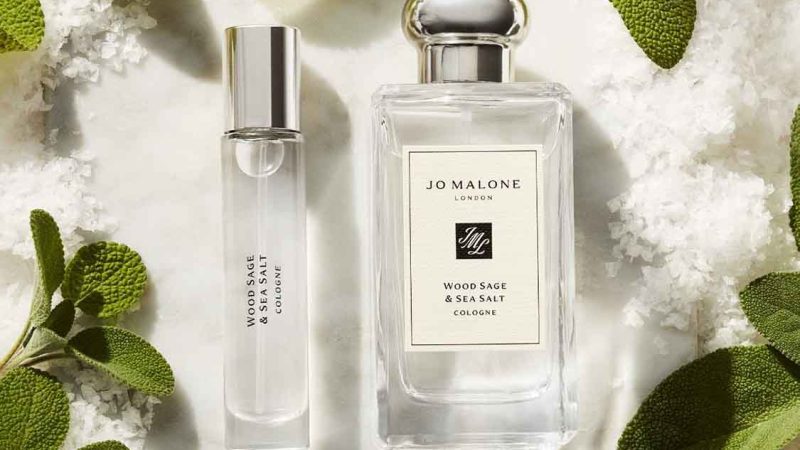 Rendez vos trajets quotidiens moins banals : ces parfums conviennent aussi bien au bureau qu’aux rendez-vous.