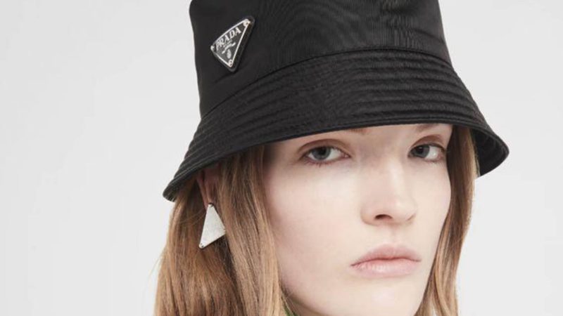 Qu’est-ce qui manque à votre tenue ? Peut-être un chapeau.