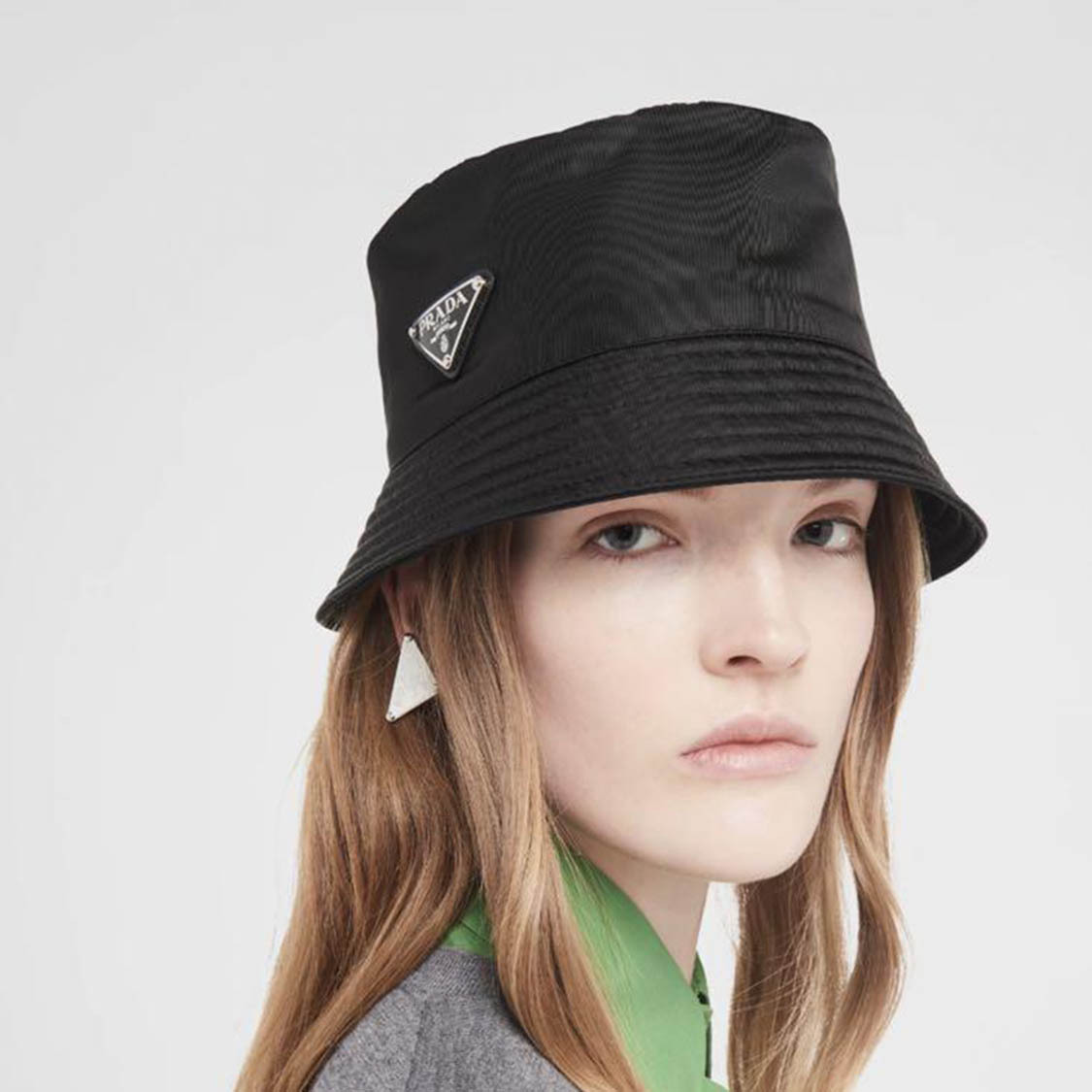 Qu’est-ce qui manque à votre tenue ? Peut-être un chapeau.